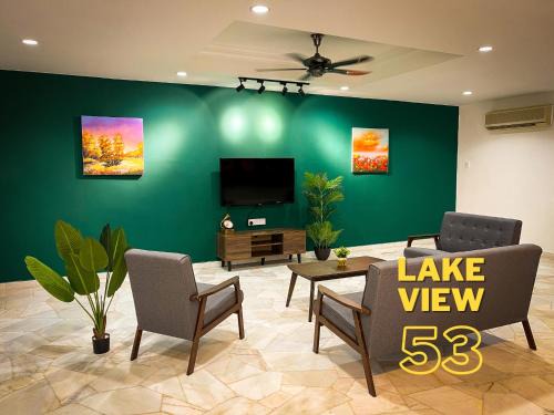Larut House | Lake View 53 Heritage 4BR by LOUIS