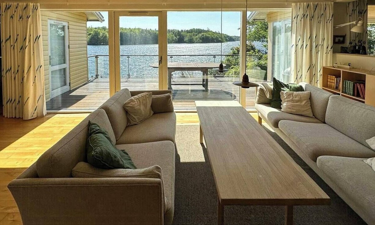 Svejbæk House | Lake view and private pier at Silkeborg Lakes