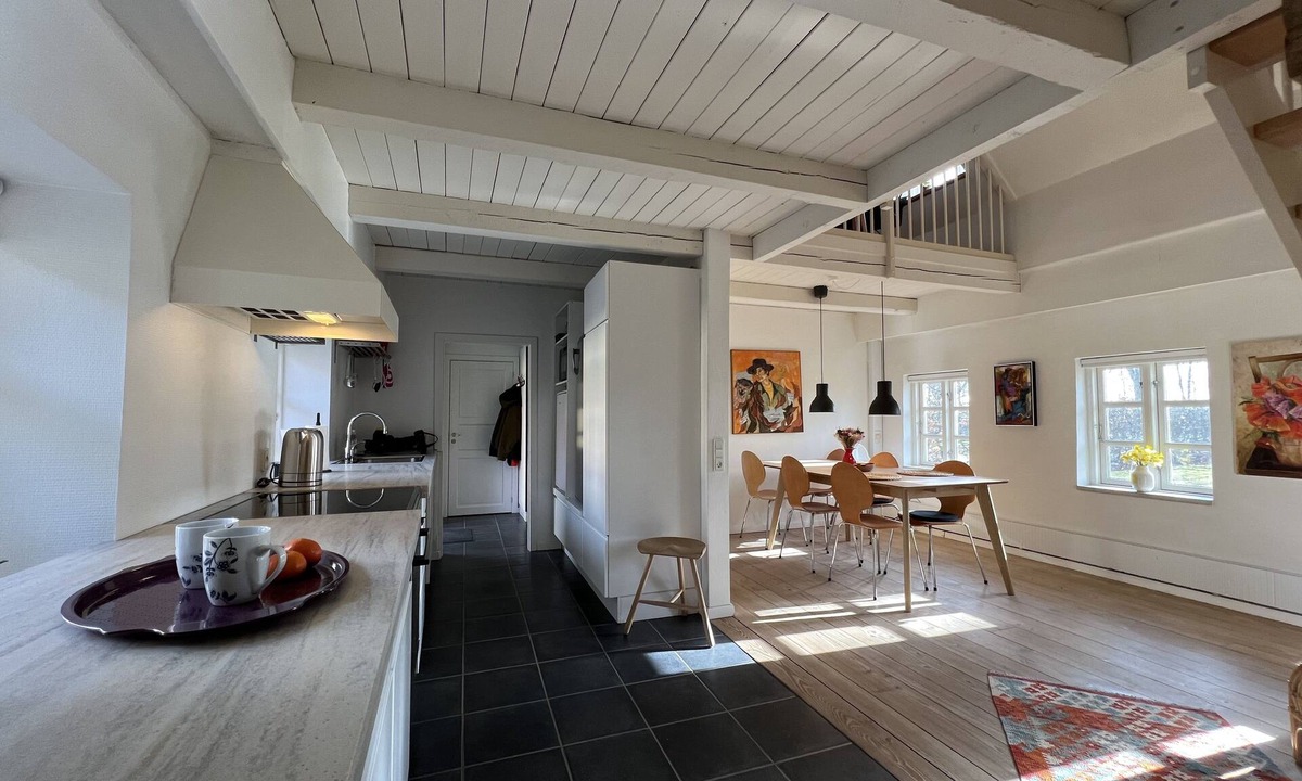 Grindsted Condo | Lake View Apartment