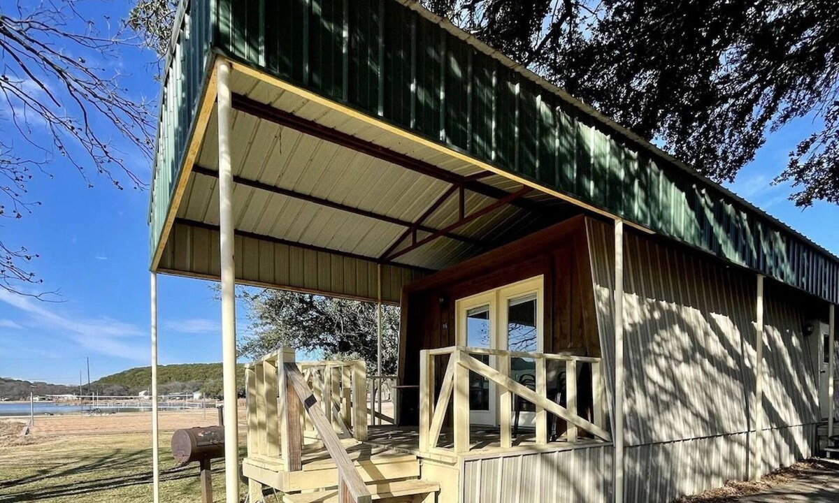 Graham Apartment | Lake View cabin #16 - Cabin with kitchen, steps from Possum Kingdom Lake