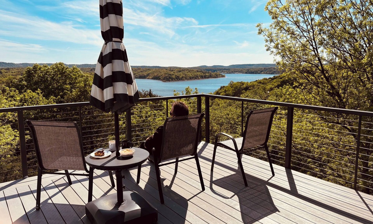 Eagle Rock Cabin | Lake View Cabin with Lake Access & Rooftop Patio