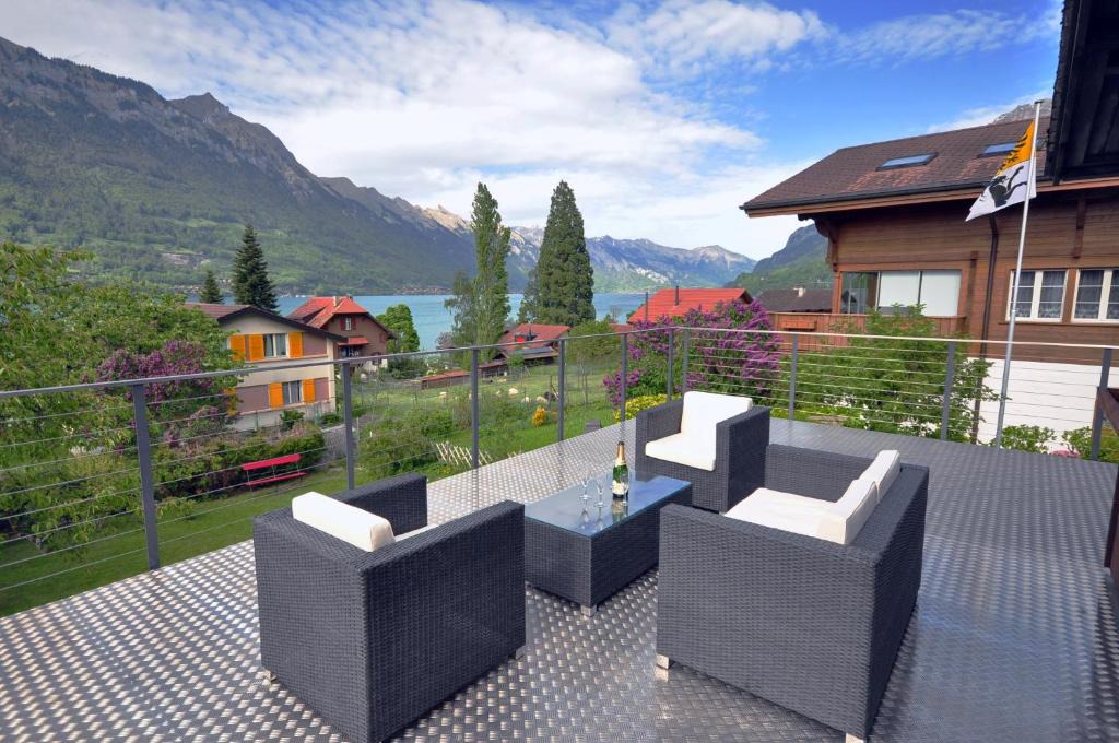 Boenigen Ski Chalet | Lake View Chalet
