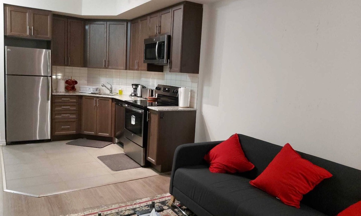 Winona Apartment | Lake View Condo Apt 5 min to Beach