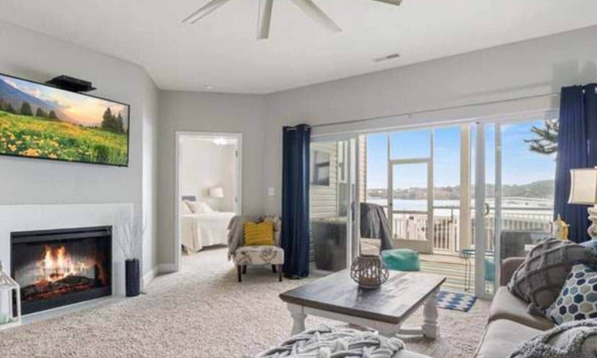 Rocky Mount Condo | Lake View Condo Amazing Pool Yard Games Fire Pits