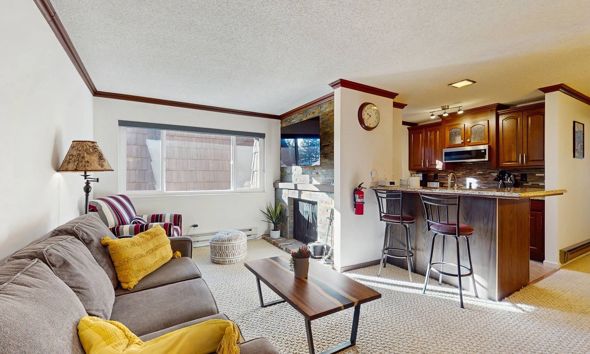 Tahoya Shores Condo | Lake View Condo with Private Beach Access, Heated Pool, Near Ski Resorts