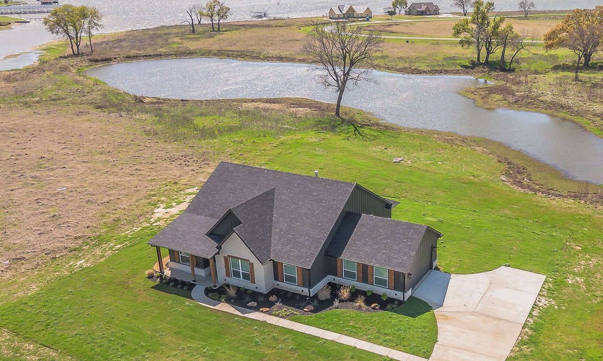 Eureka House | Lake View Dreams- Sunsets, Fishing, Lake Access and More!
