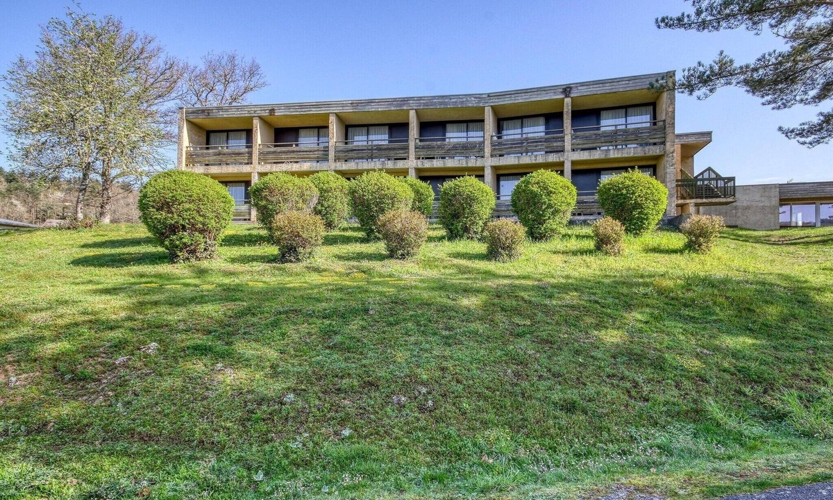 Miremont Apartment | Lake View Miremont Apartment for 5