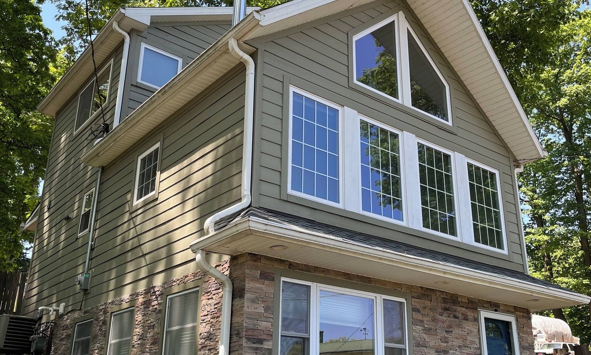 Sister Lakes House | Lake View Getaway
