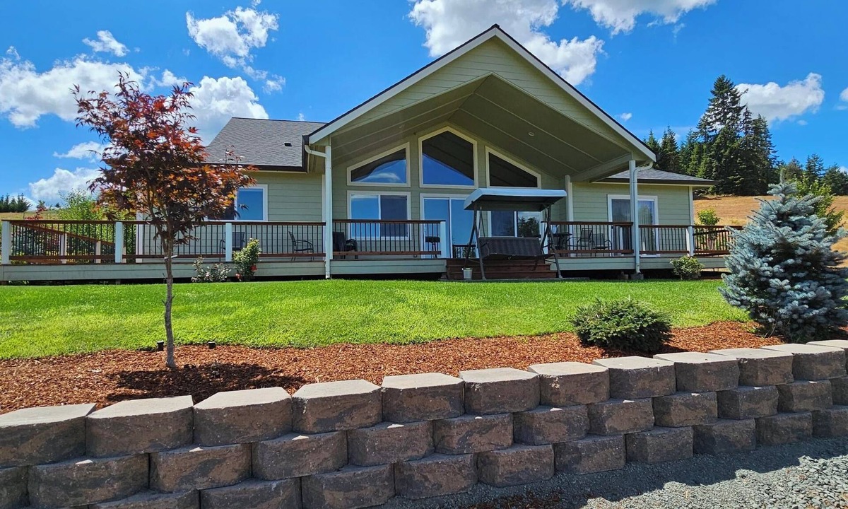 Cottage Grove House | Lake View House