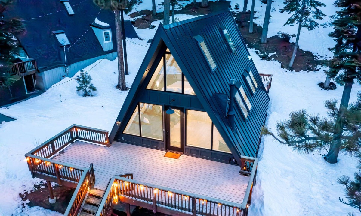 Talmont Cabin | Lake View · Modern A-Frame · A/C · EV · Pets