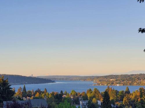 Renton House | Lake View - Private - Spacious