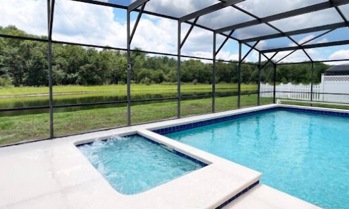 Crescent Lakes House | Lake View Retreat, South-Facing Pool, Spa & Game Room – Quiet Community