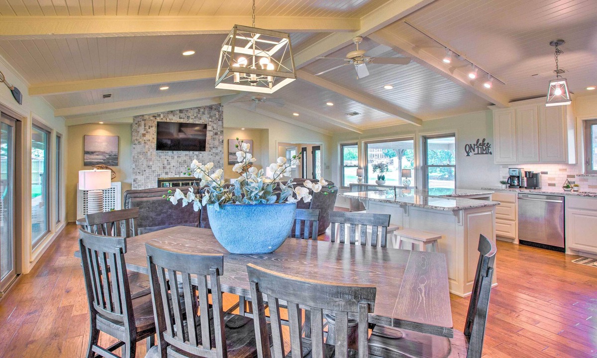 Pottsboro House | Lake View ‘Tangled at Texoma’ Home w/Hot Tub!