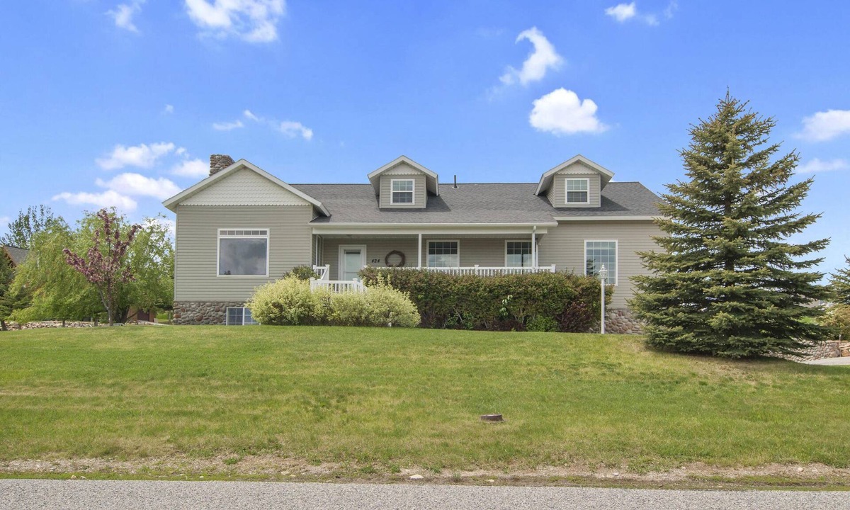 Garden City House | Lake views! City Park pickleball, fishing, amphitheater. City center walkable.