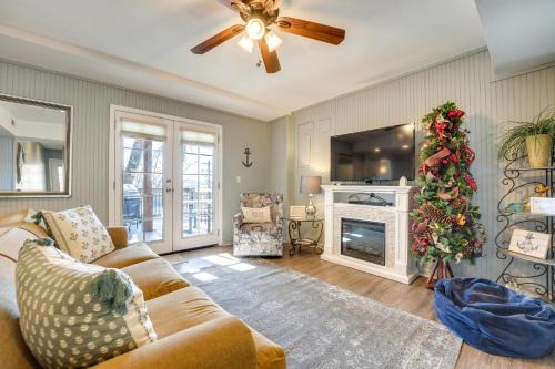 Cape Fair Apartment | Lake Views & Community Perks: Cape Fair Apartment!
