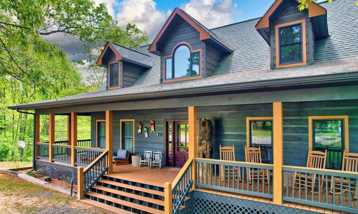 Morganton Cabin | Lake Views | Hot Tub | Fire Pit | Micro Events