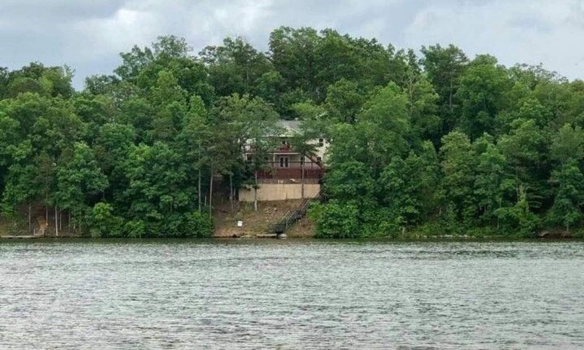 Wedowee House | LAKE WEDOWEE WATER FRONT & PRIVATE POOL 3 or 4 NIGHT MINIMUM.