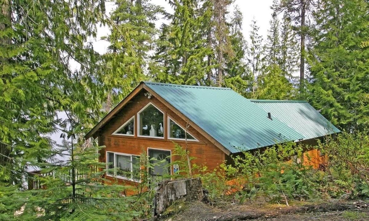 Leavenworth Villa | Lake Wenatchee Getaway - Lakefront Weekend Hideout Villa