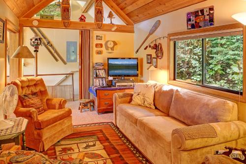 Leavenworth Villa | Lake Wenatchee Getaway - Lakefront Weekend Hideout