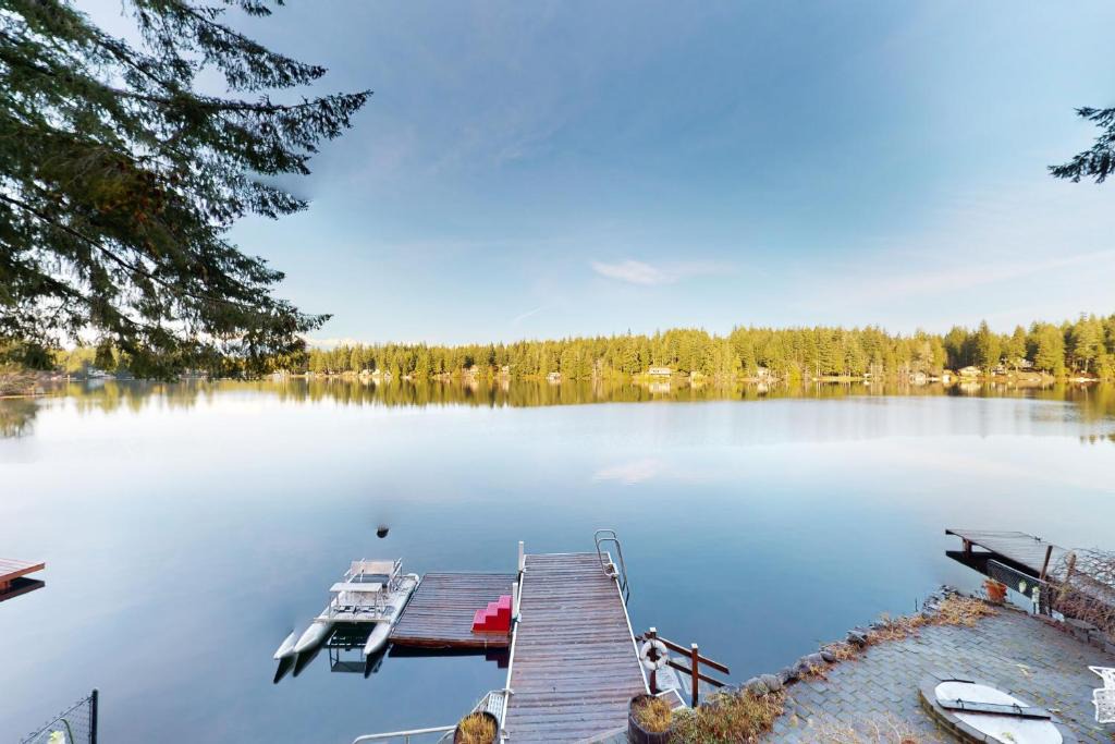 Mason County House | Lake Wooten Cabin