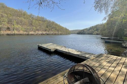 South Britain House | Lake Zoar Cabin