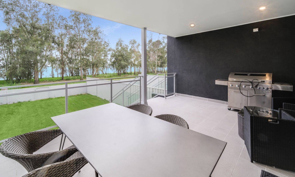 Berkeley Vale House | Lakedge Home at Berkeley Vale