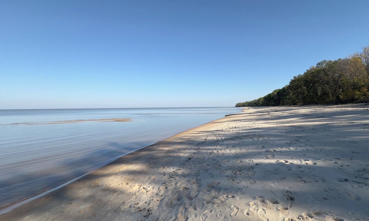 Traverse Bay Cottage | LAKEFORNT-NEW LISTING BY NIRVANA RENTAL AND PROPRTY MANAGEMENT