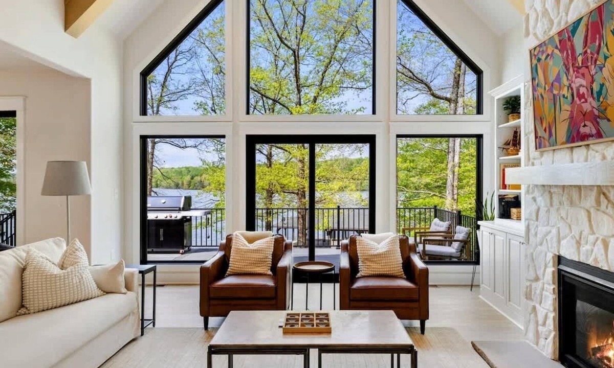 Livingston House | Lakefront Lake Anna 5 Suites, Dock, Hot Tub