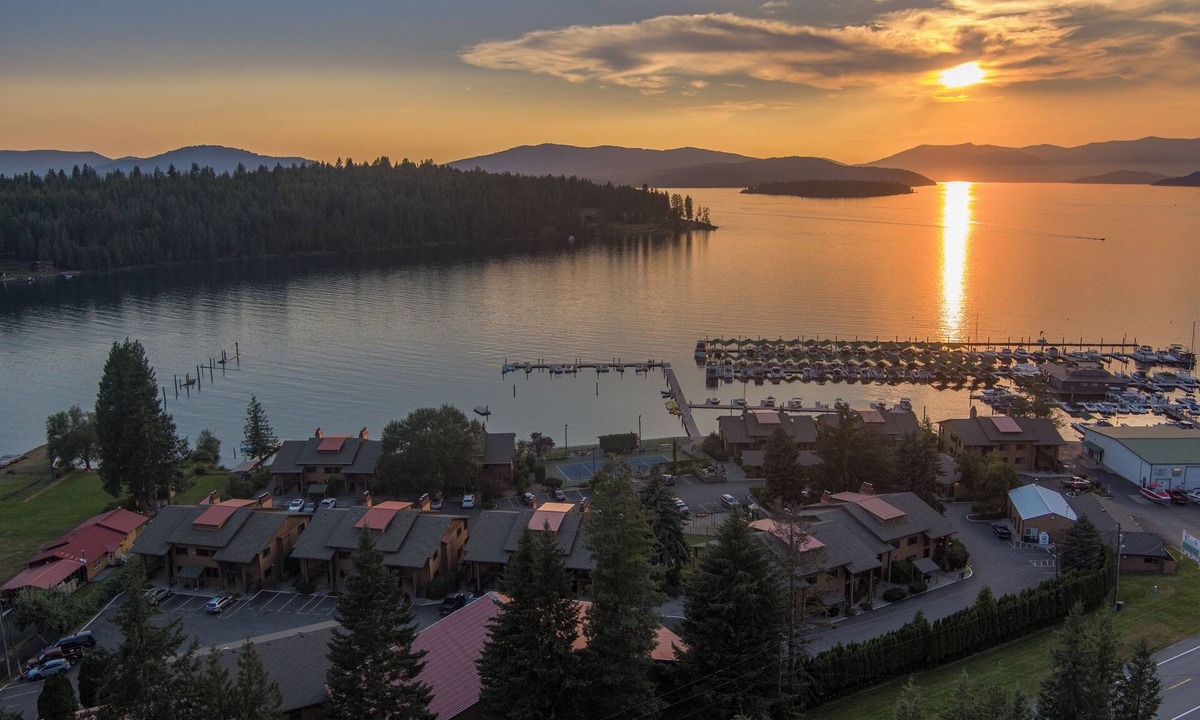 Hope Condo | Lakefront - 1 Bedroom