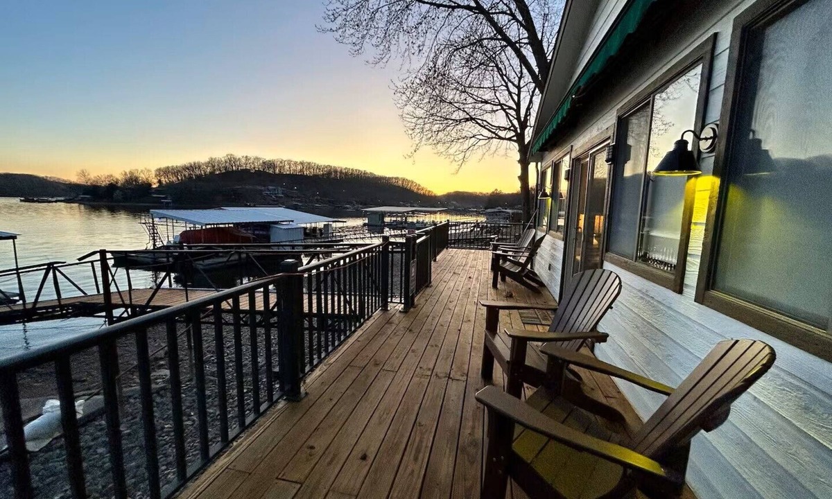 Gravois Mills House | Lakefront 2BR retreat in Sunrise Beach/Dock+ Sunset Views