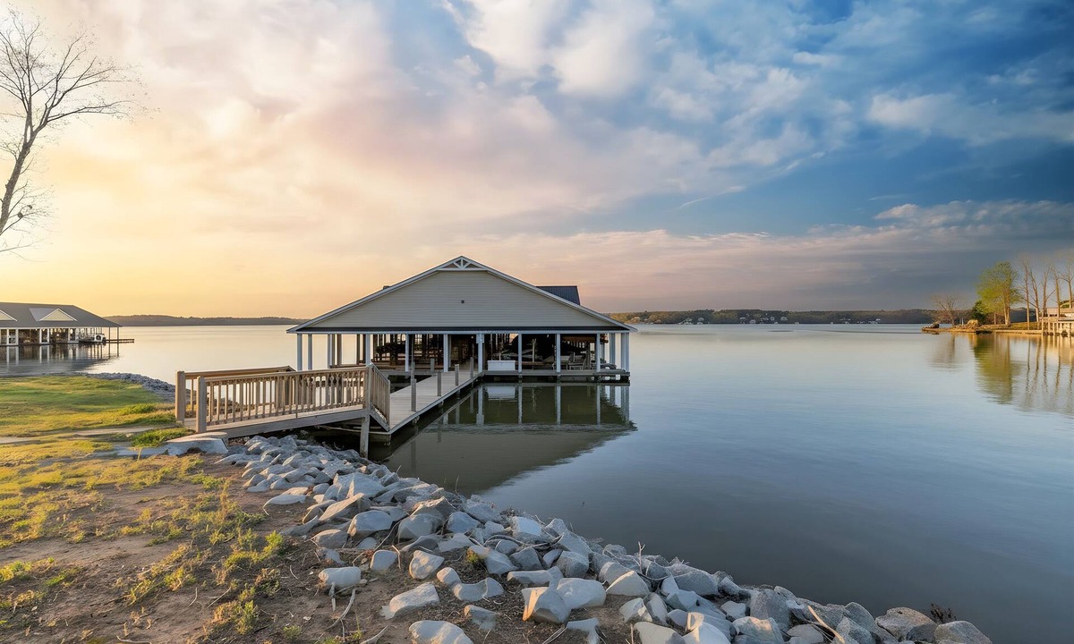 Littleton House | Lakefront! 4BR, Deep Slip, Pool, Beach, Elevator