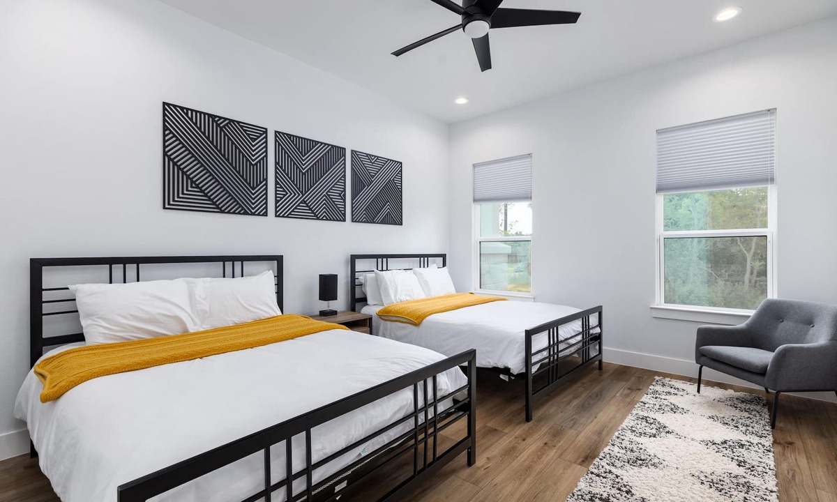 Seguin House | Lakefront 5BR w/Pool, Hot Tub & Game Room. Sleeps 24. Family-Friendly