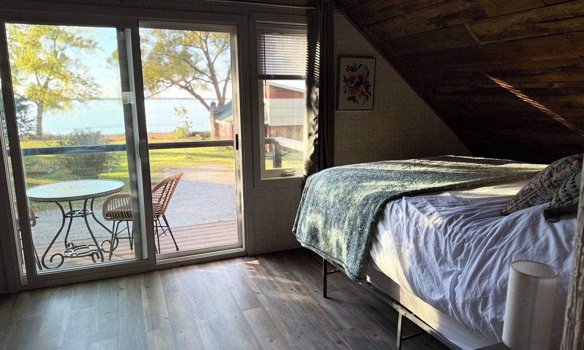 Franklin County Apartment | Lakefront A-Frame Apartment with Sunsets