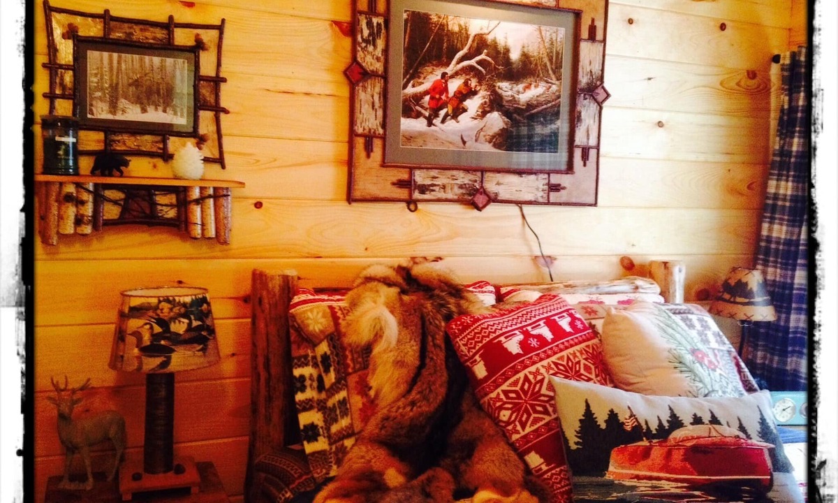 Caroga Lake Cabin | Lakefront accommodations with outdoor Jacuzzi