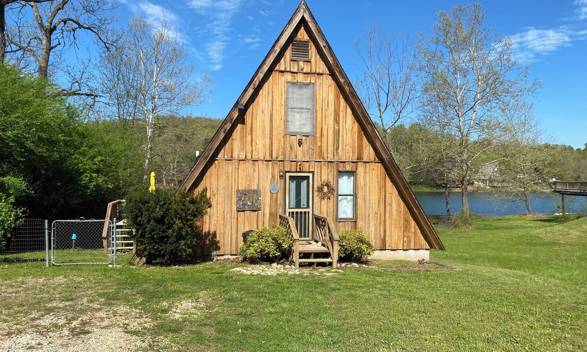 Hardy Cabin | Lakefront Aframe Cabin in Hardy on Kiwanie Lake with kayaks and private dock