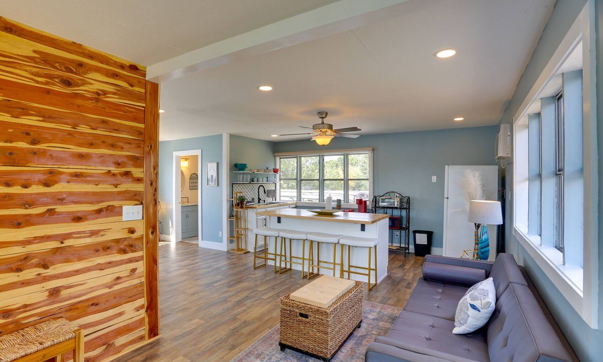 Centre Cabin | Lakefront Alabama Escape w/Boat Dock & Fire Pit!