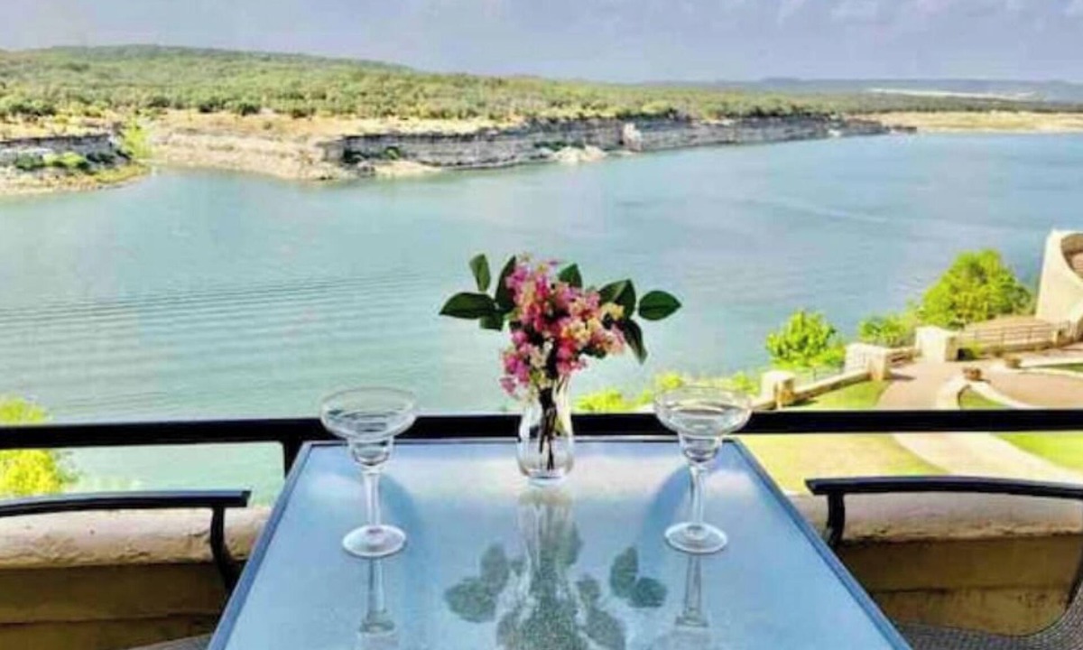 Highland Lake Estates Apartment | Lakefront Austin Hill Country Island @ Lake Travisnn