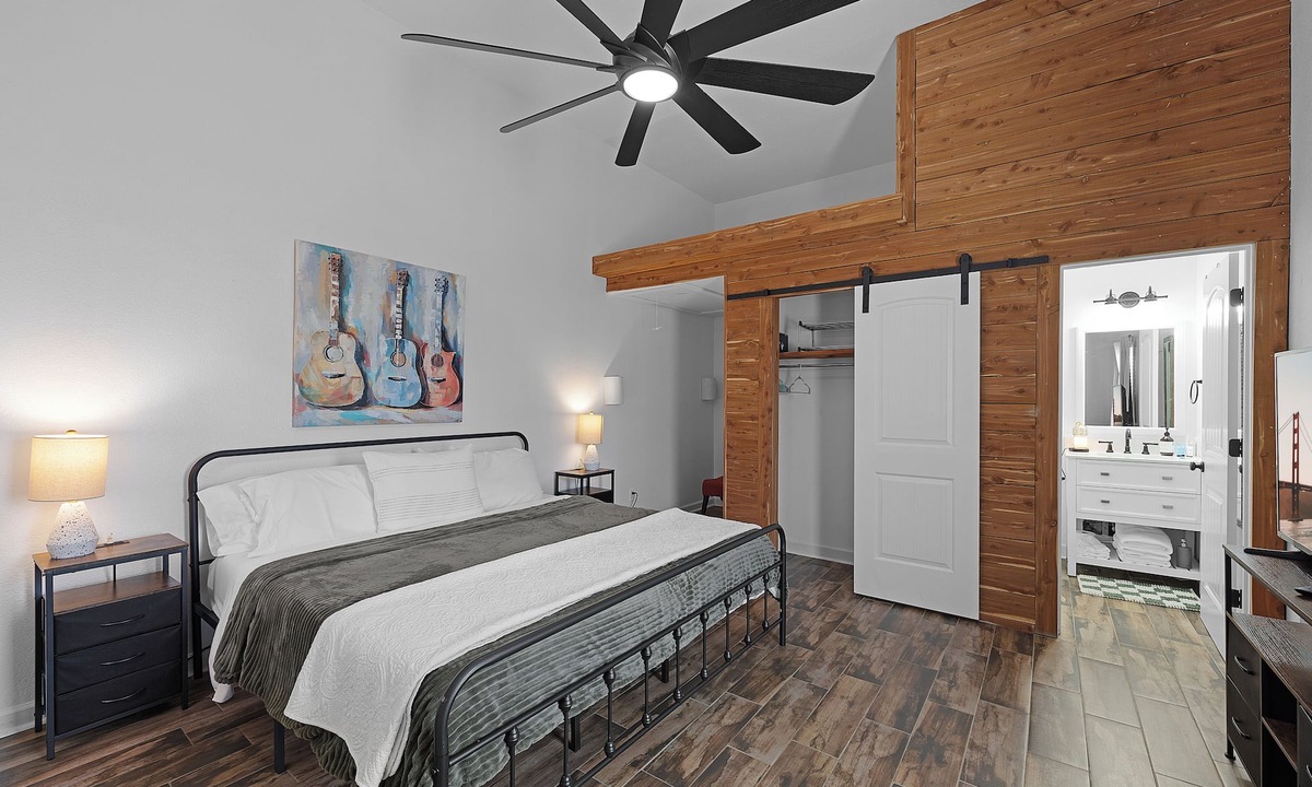 Fruitvale House | Lakefront Barndominium on 40 Private Acres - Pontoon - Sleeps 10