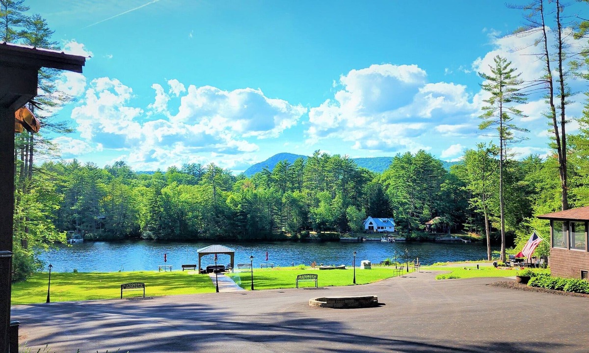 Lake Luzerne House | Lakefront Beach House