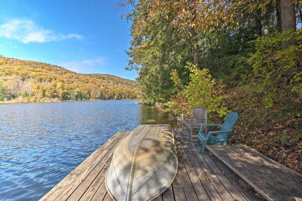 Glendale House | Lakefront Berkshires Retreat with Deck, Dock and Boat!