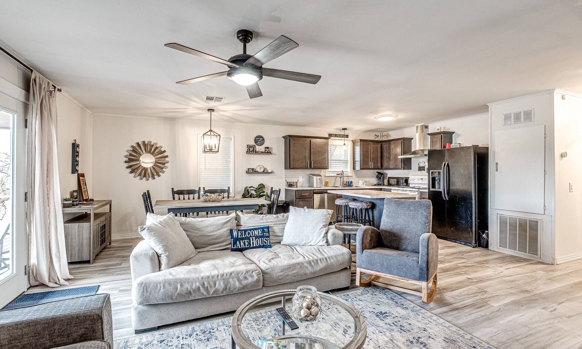 Hoyt Cabin | Lakefront, Boat Slip, Sandy Beach, 2 Living Rooms. Sleeps 12. Dates Available!