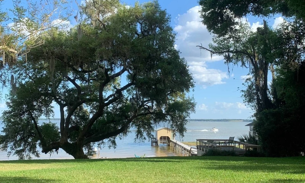 Candler House | Lakefront Breezes!