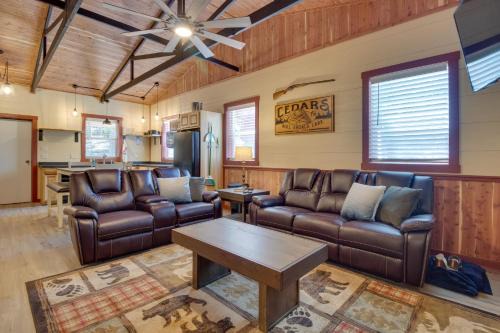 Oakland House | Lakefront Bull Shoals Cabin Rental: Pets Welcome!