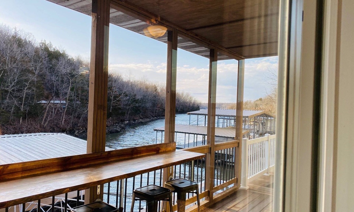 Osage Beach House | Lakefront by Margaritaville w/dock 4 Bed/4Bath, 4 Decks, 16ppl Sunset Paradise