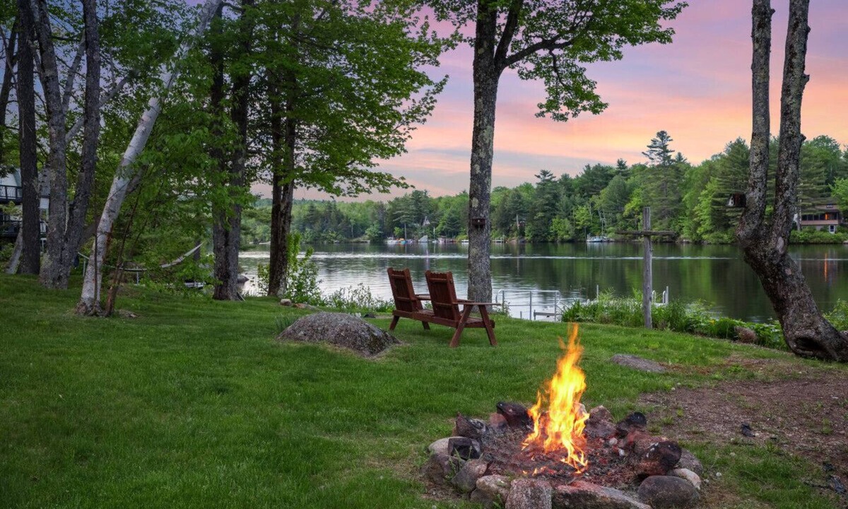 Stoddard Cabin | Lakefront Cabin/314` Shoreline