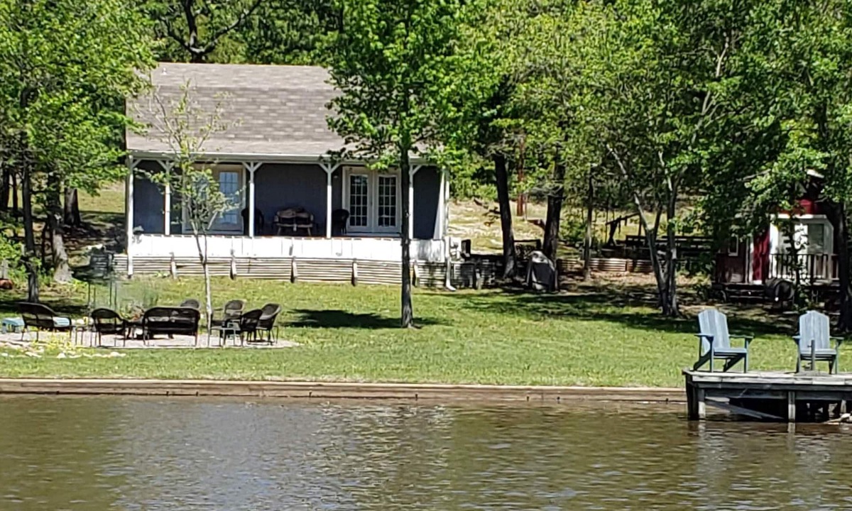 Murchison Cabin | Lakefront Cabin near Canton, Ben Wheeler and Edom