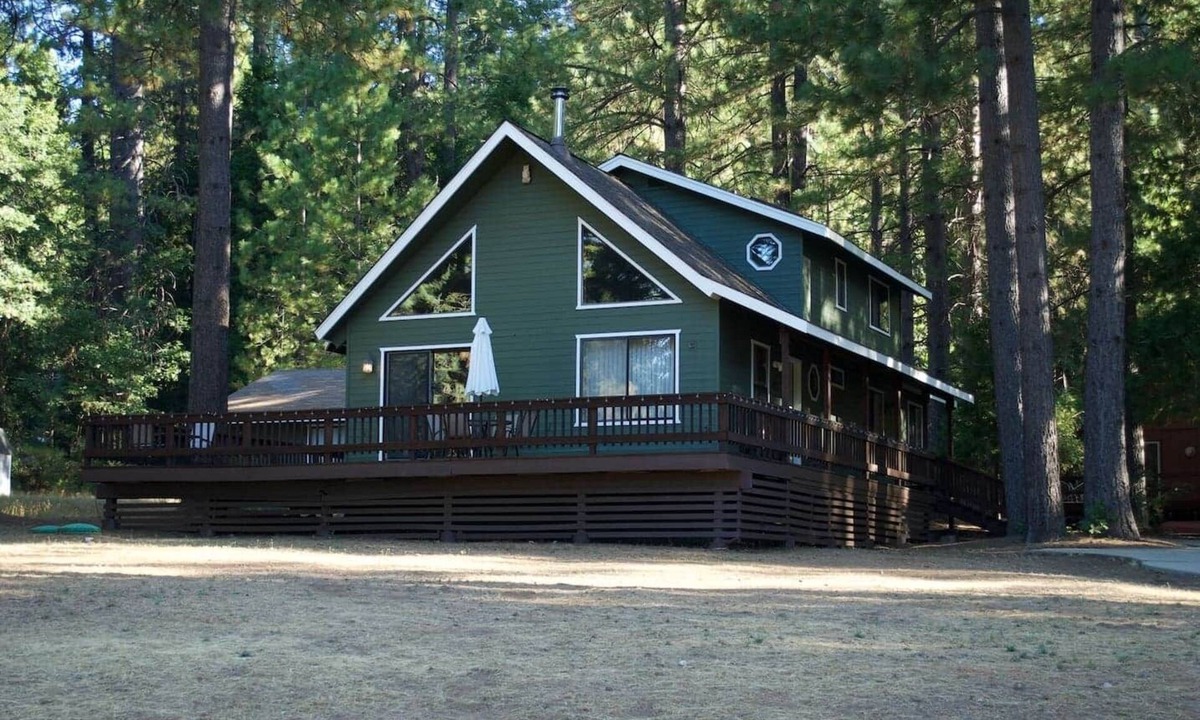Glencoe House | Lakefront Cabin Retreat - Arnold Getaway