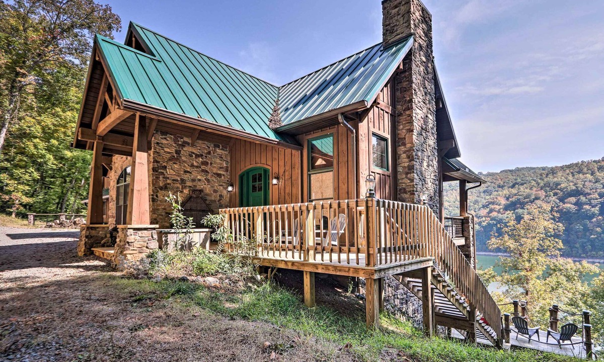 Tazewell Cabin | Lakefront Cabin, Sleeps 16, Dock, Fire Pit, Hot Tub