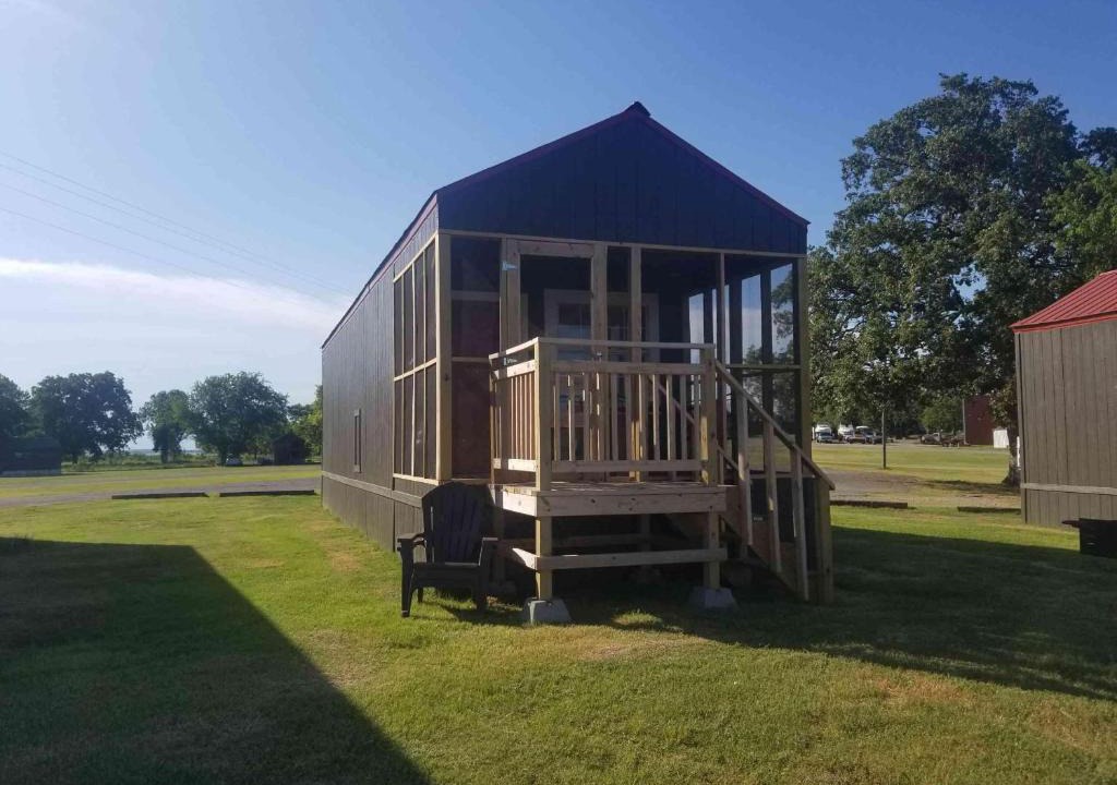 Mead House | Lakefront Cabin - South of the Border - 13