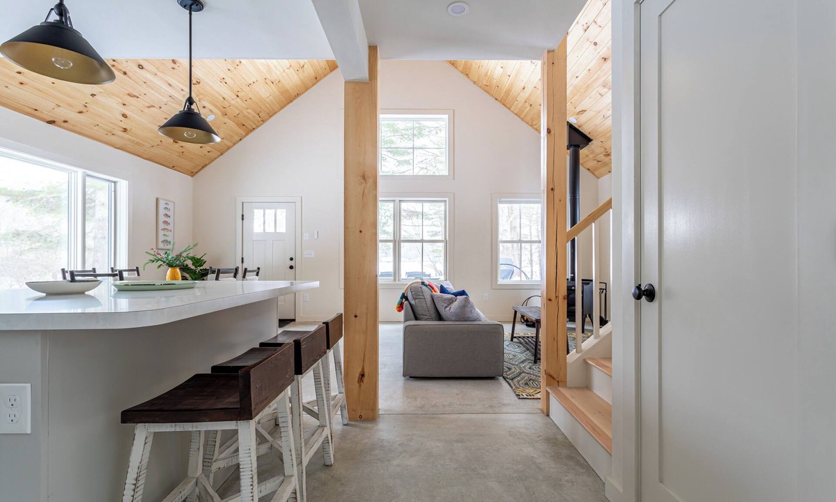 Jeffersonville Cabin | Lakefront Cabin with Private Dock Kenoza Den